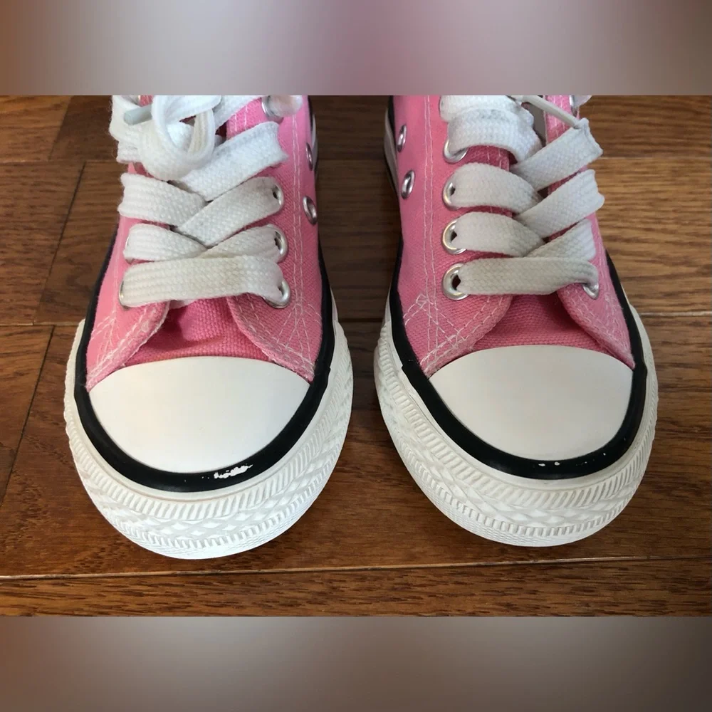 Hill Country Kids (HCK) Pink Canvas Sneakers- fit like a 10T